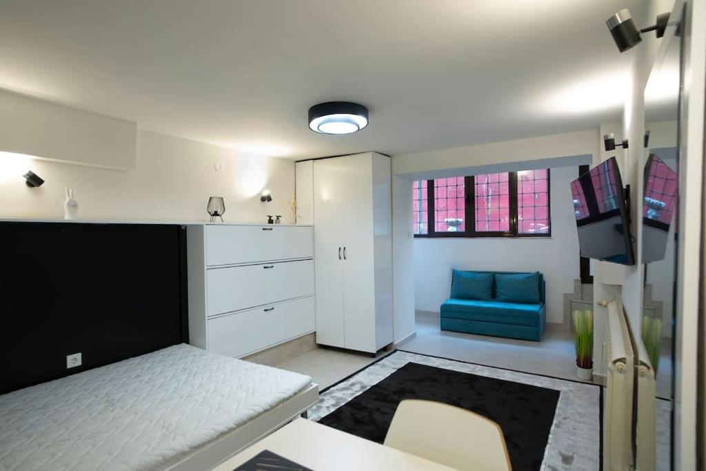 Studio With Courtyard Just Steps Away Vitosha Str Sofia Eksteriør bilde
